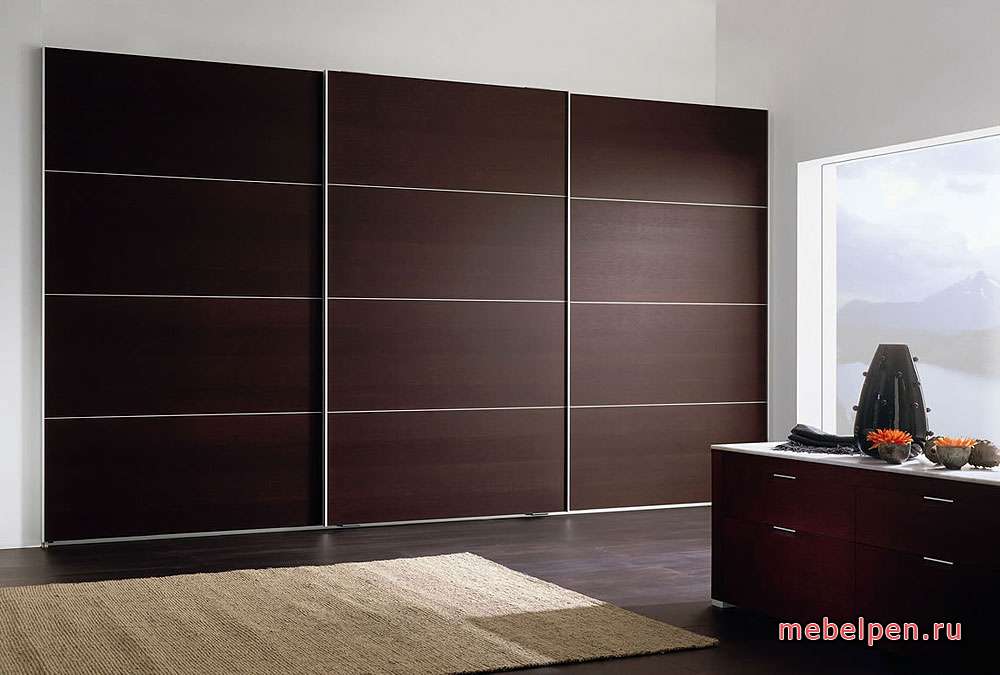 Wardrobe with sliding doors